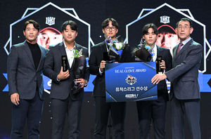 [사진]강민성-강건-김병준,'자랑스런 KT 퓨처스 선수상' - OSEN