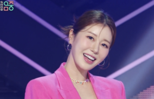 임신 중 독박육아를 토로한 가수 나비 기사 이미지