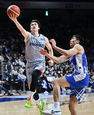 부산 KCC 대 울산 현대모비스 경기 사진