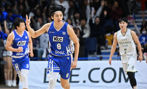 부산 KCC-원주 DB 경기 장면